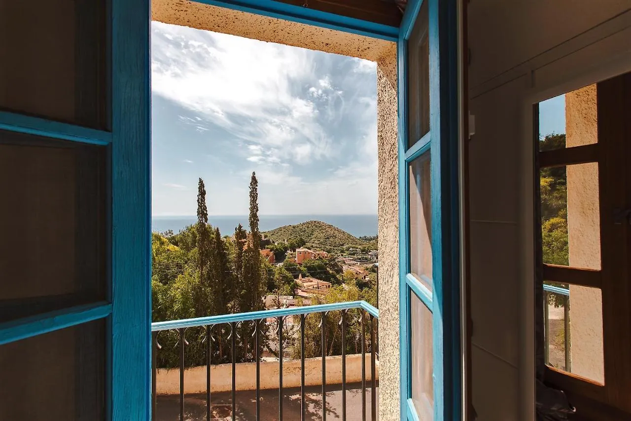 House With Terrace, Amazing Views And Private Shared Pool Holiday home